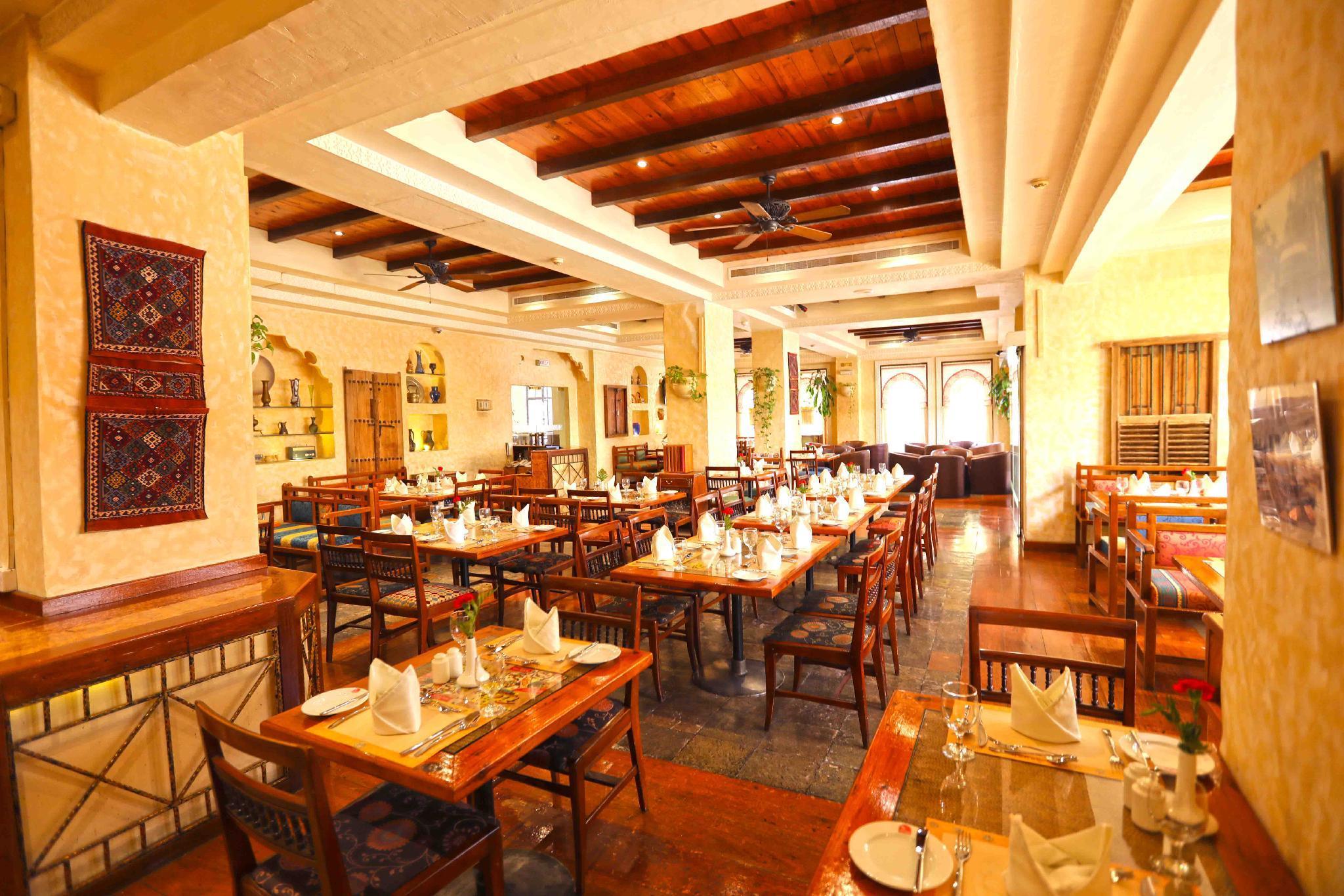 Delmon International Hotel Manama Exterior foto