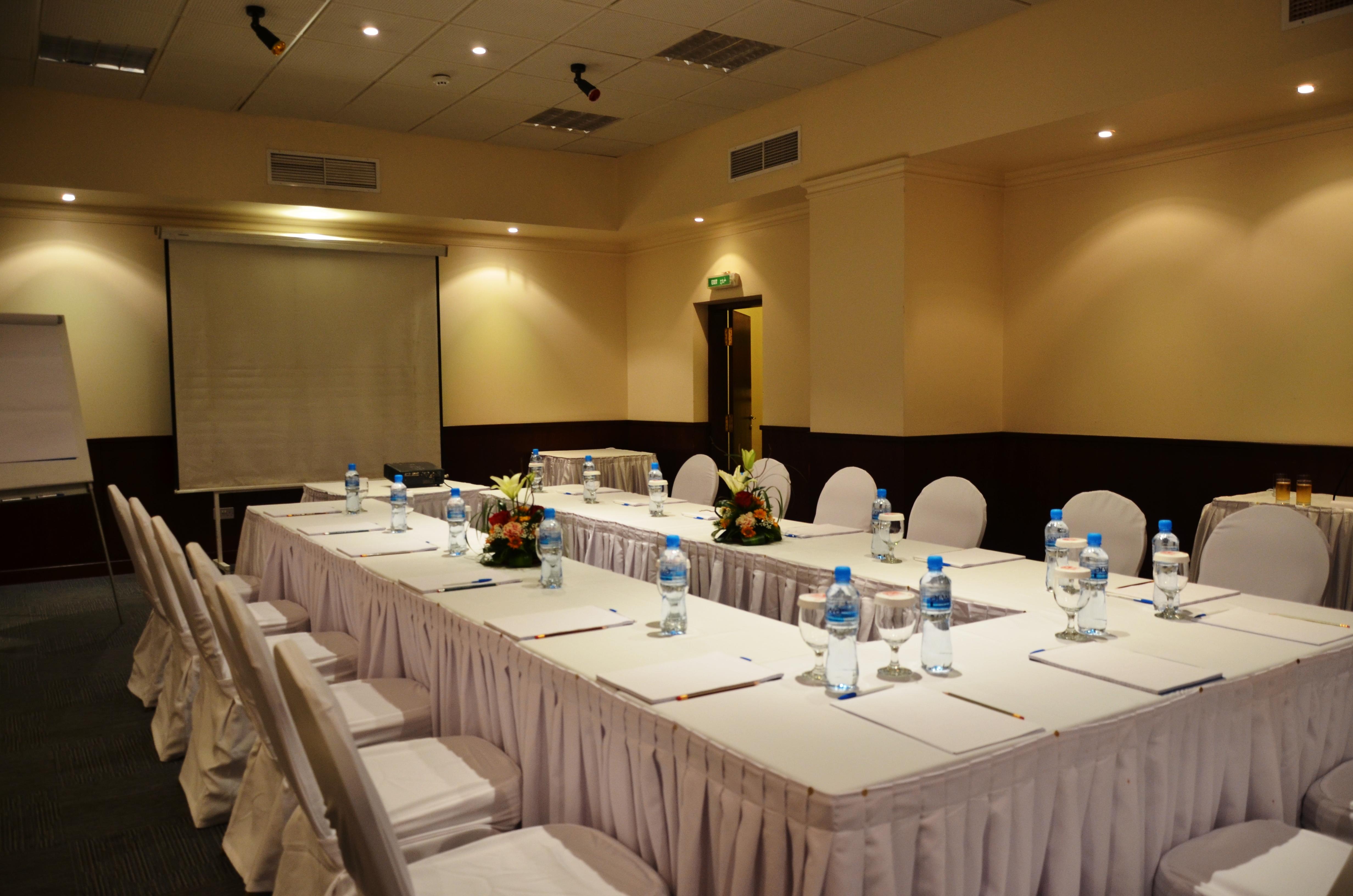 Delmon International Hotel Manama Exterior foto