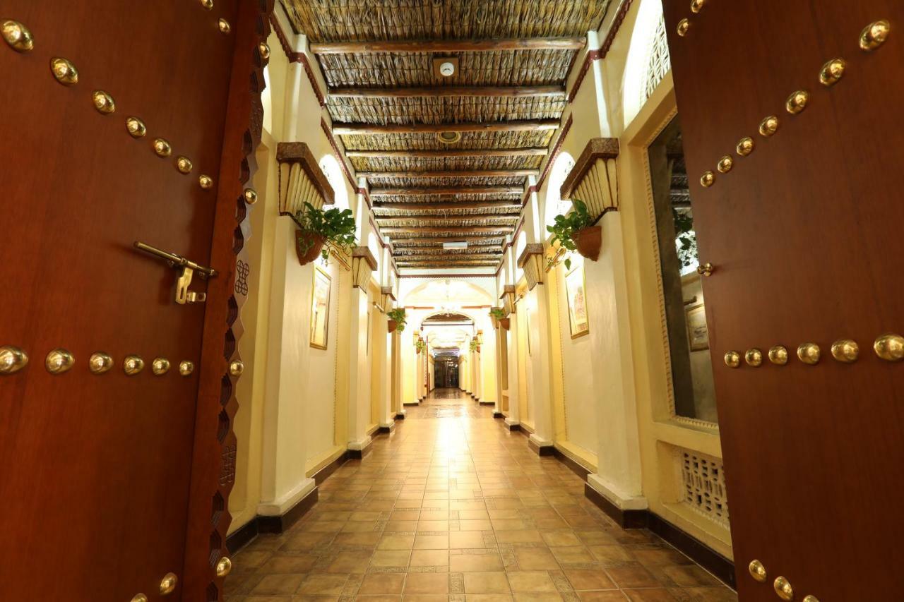 Delmon International Hotel Manama Exterior foto