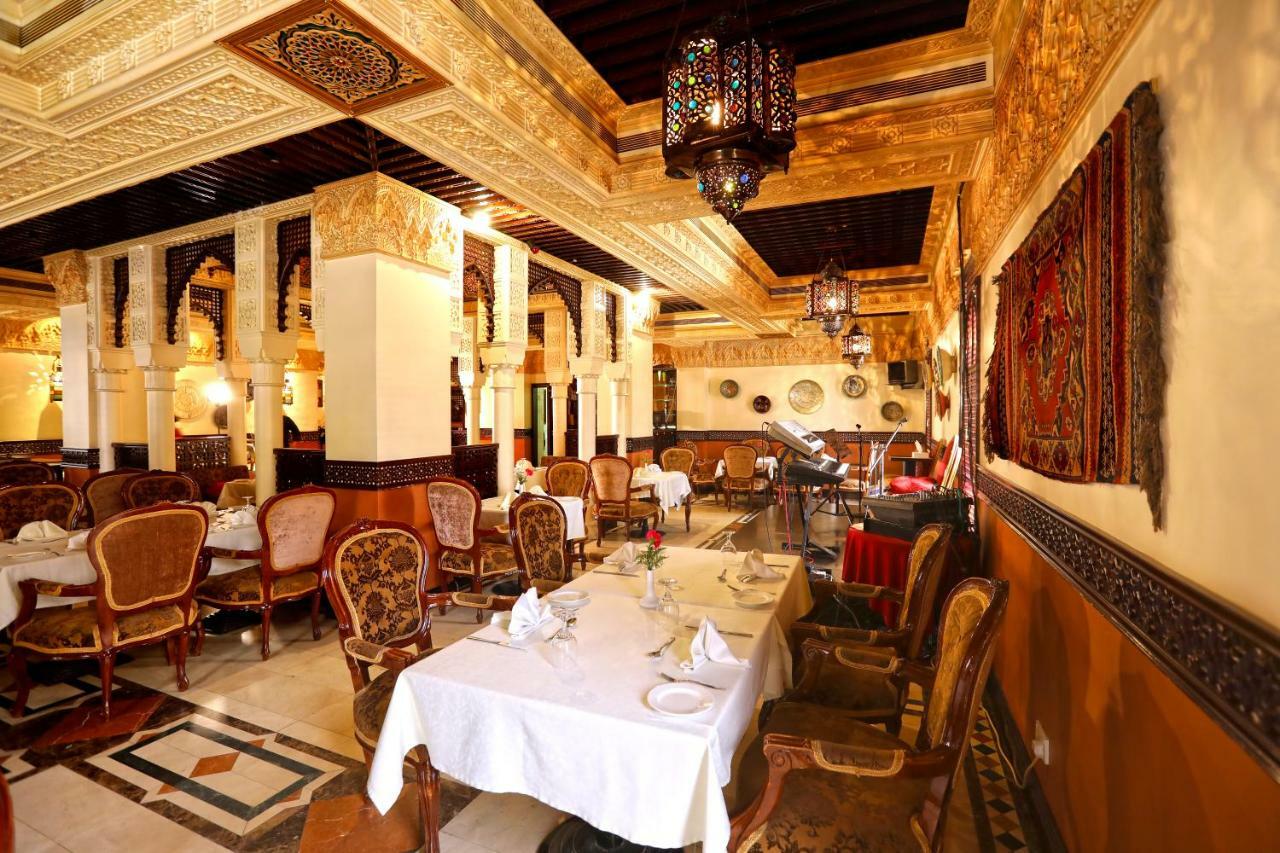 Delmon International Hotel Manama Exterior foto